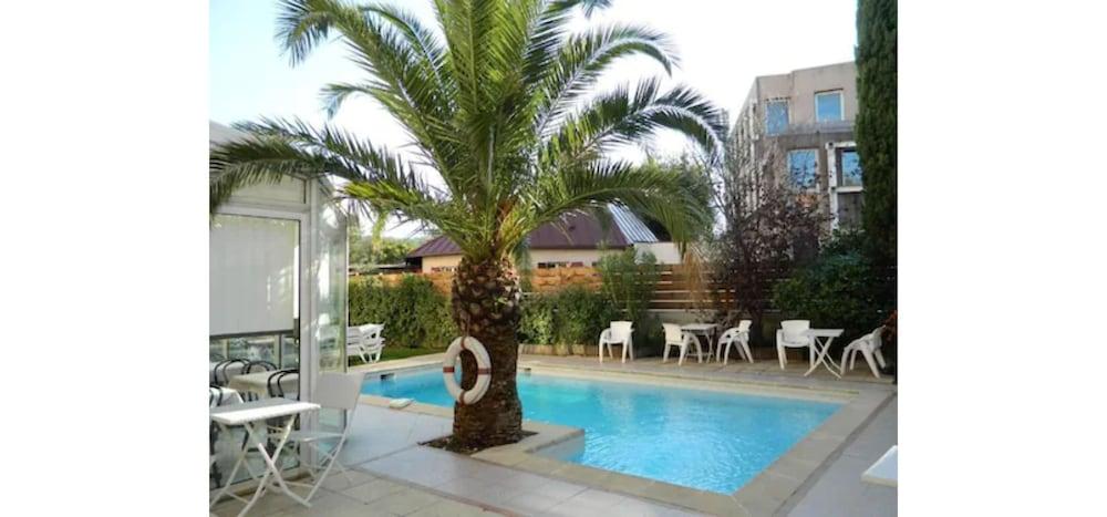 Adonis Arc Hotel Aix Aix-en-Provence Exterior foto